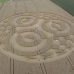 Τεράστιο παράξενο crop circle εμφανίστηκε σε χωράφι στη Γερμανία