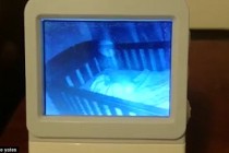 Φάντασμα εμφανίστηκε πάνω από το σώμα ενός μωρού; (video)
